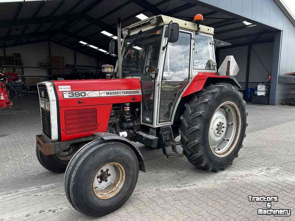 Schlepper / Traktor Massey Ferguson 390