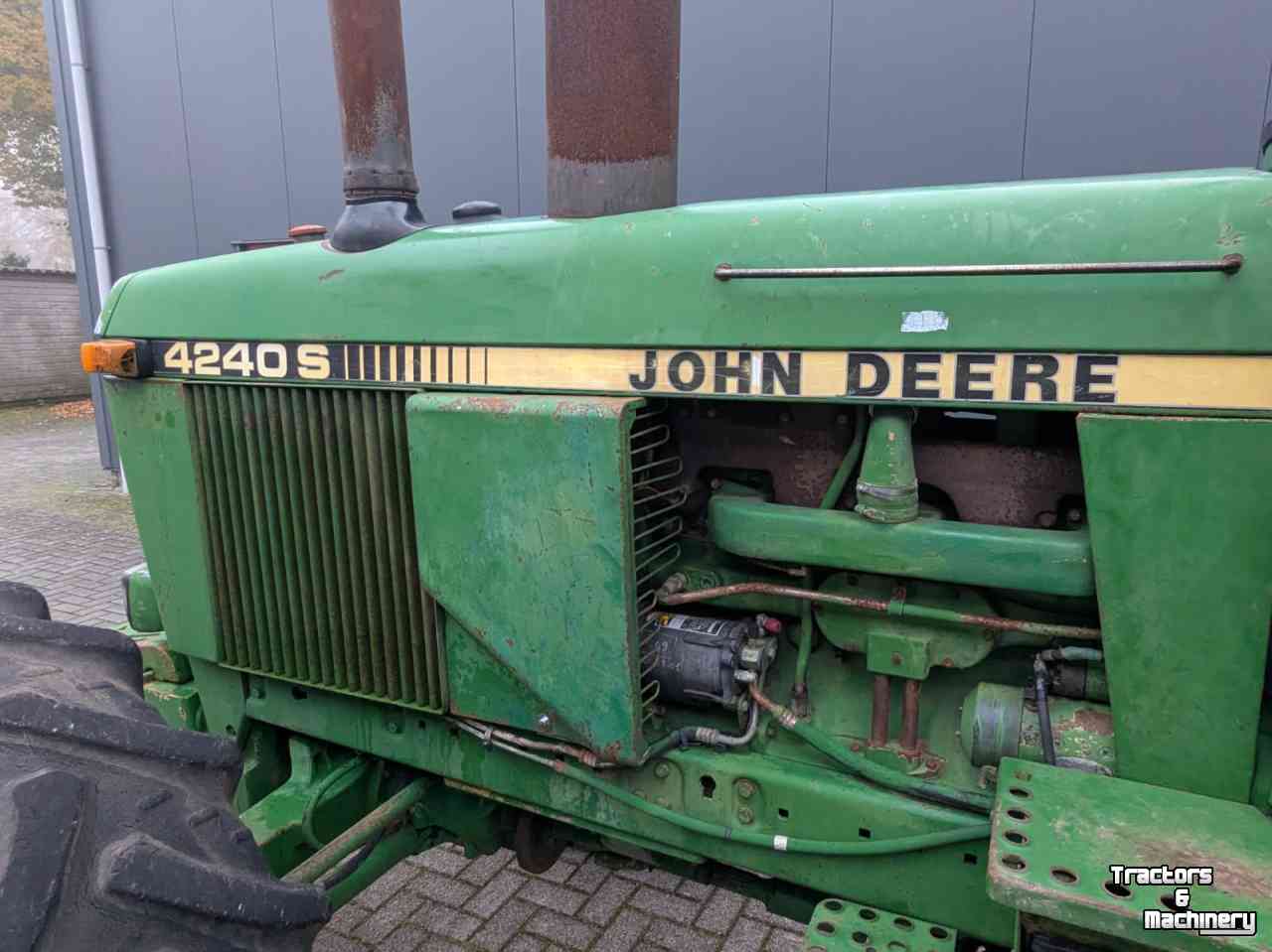Schlepper / Traktor John Deere 4240 S