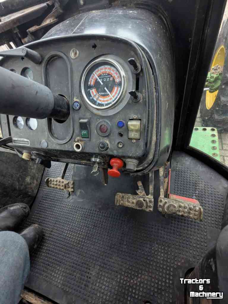 Schlepper / Traktor John Deere 4240 S
