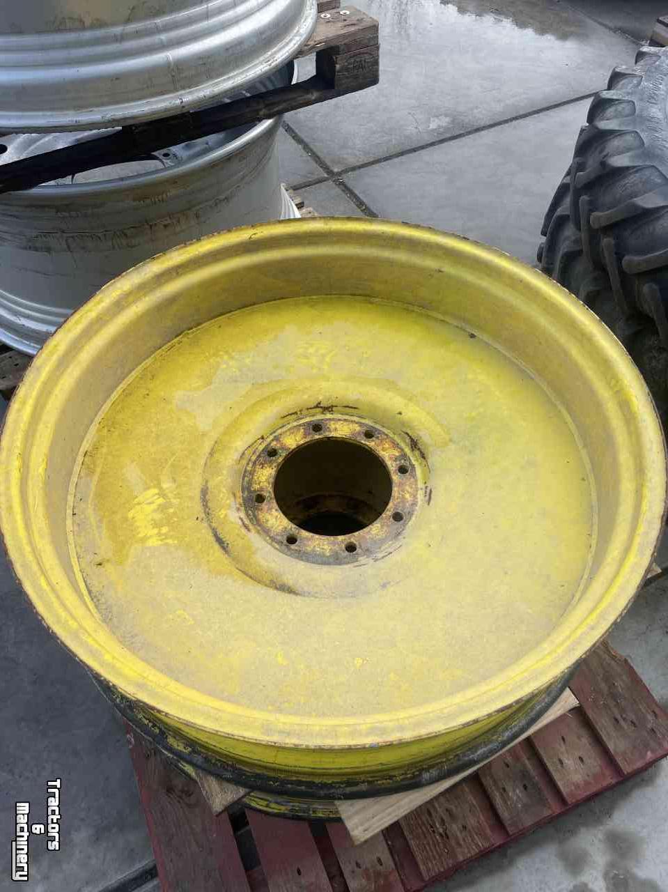 Räder, Reifen, Felgen & Distanzringe John Deere 10x38 passend onder 6420 1.50 spoor