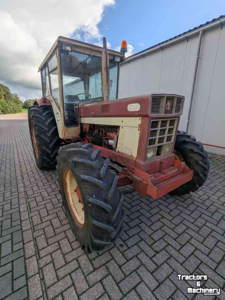 Schlepper / Traktor International 946