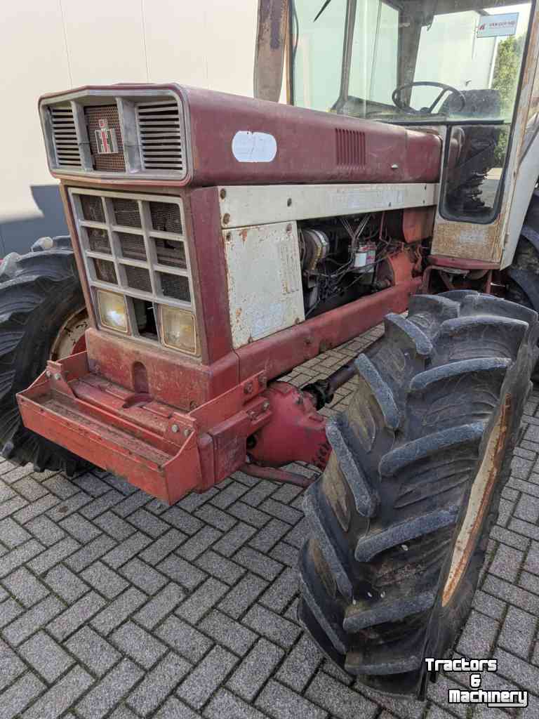 Schlepper / Traktor International 946