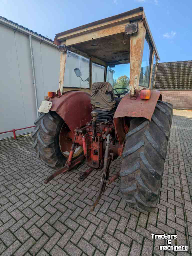 Schlepper / Traktor International 946