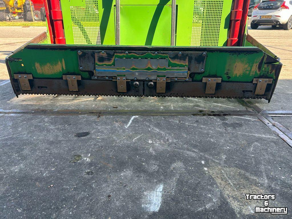 Siloblockschneider Strautmann 190 HQ Plus met hefmast