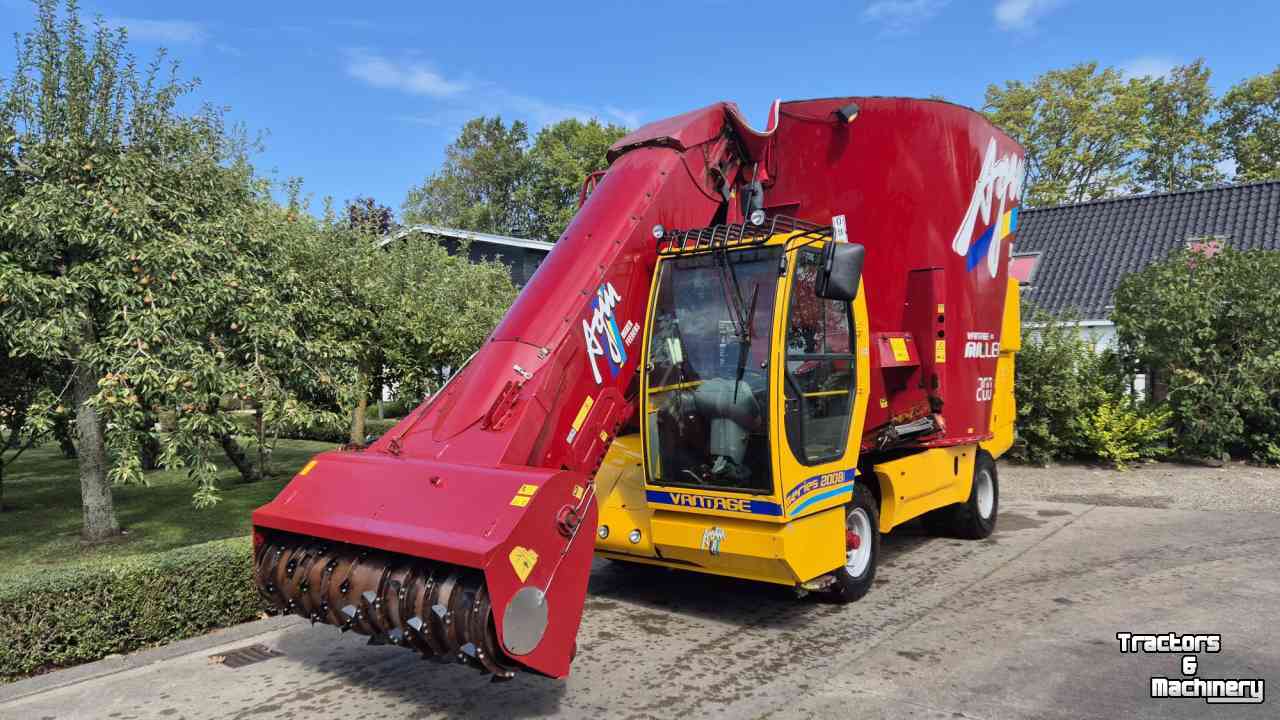 Selbstfahrende Futtermischwagen AGM Vantage Miller 200