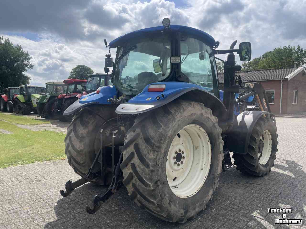 Schlepper / Traktor New Holland T6030 AIRCO STOLL ROBUST FR.LDR.