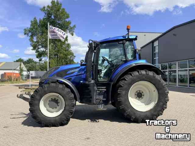 Schlepper / Traktor Valtra T234 Versu