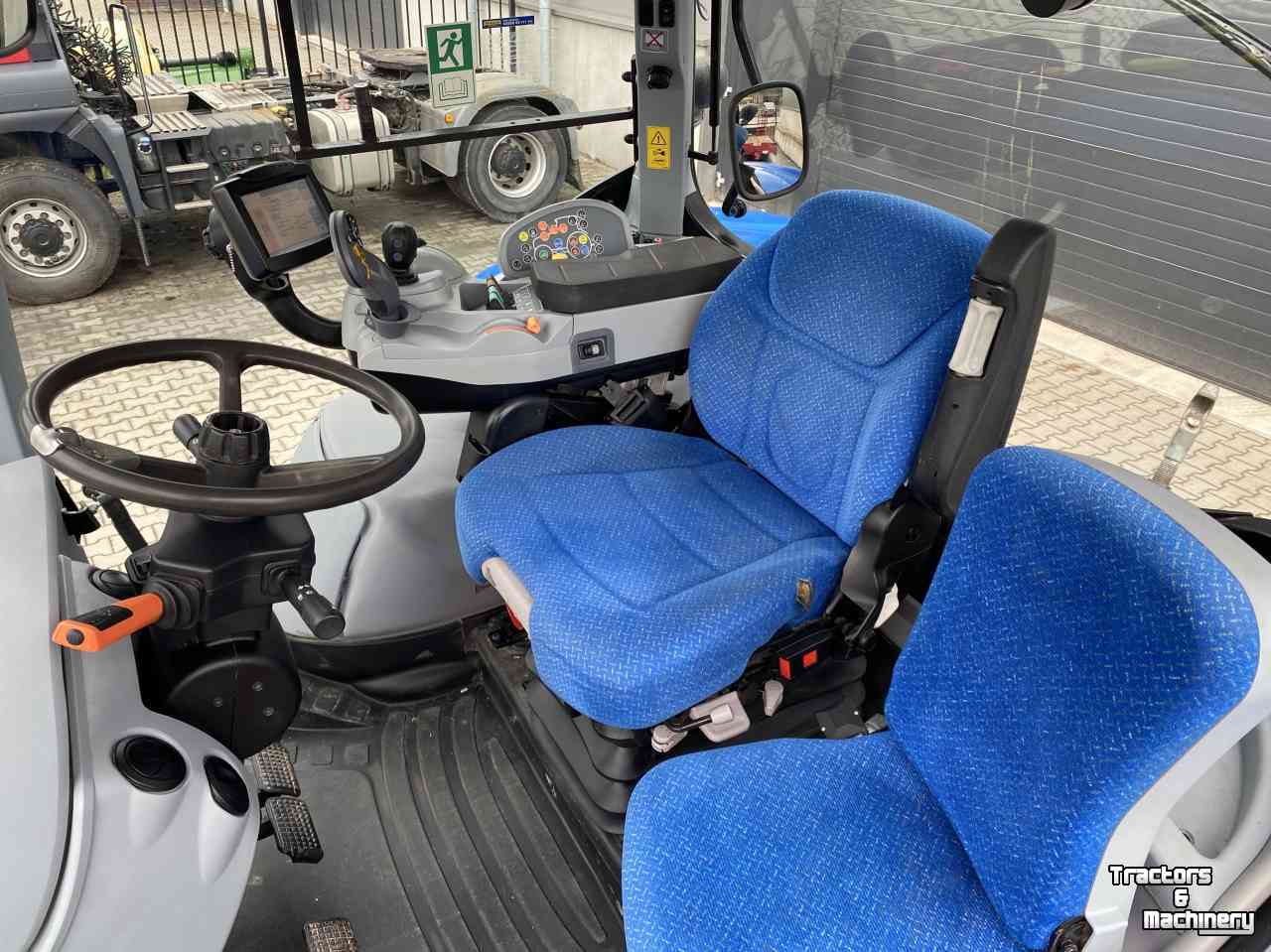 Schlepper / Traktor New Holland T7.220 PC