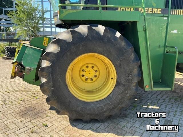 Feldhäcksler John Deere 6710