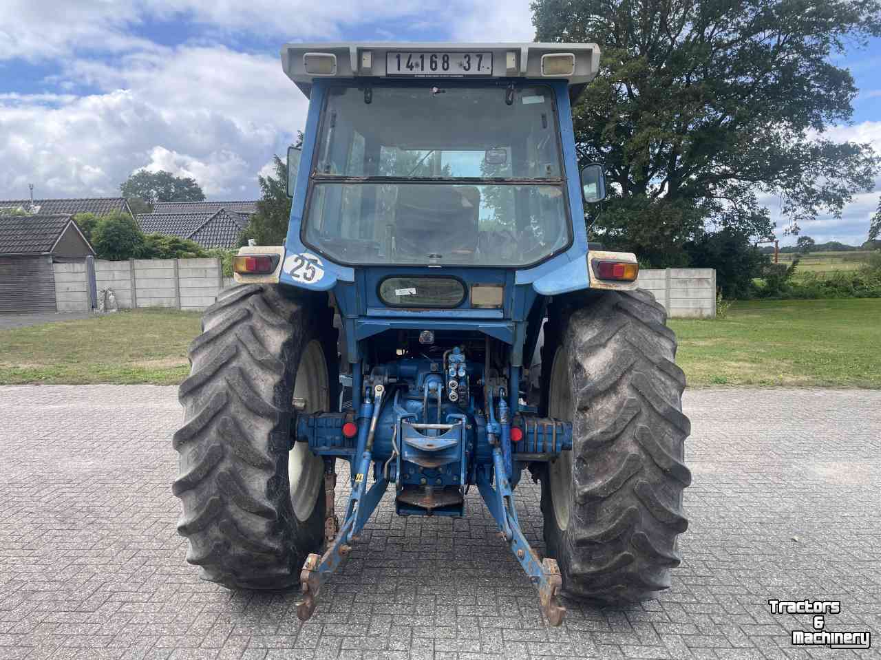 Schlepper / Traktor Ford 8210 II ZF-4WD, Dual Power 16-speed, cab + airco !!