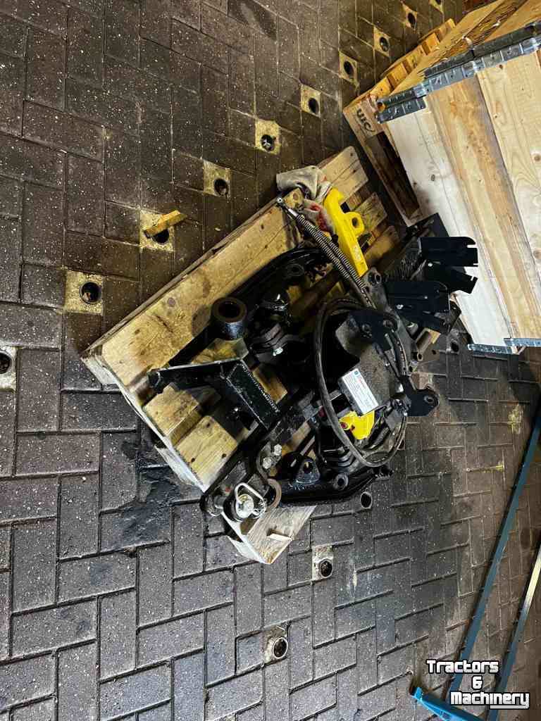 Diverse neue Teile New Holland Pick up hitch
