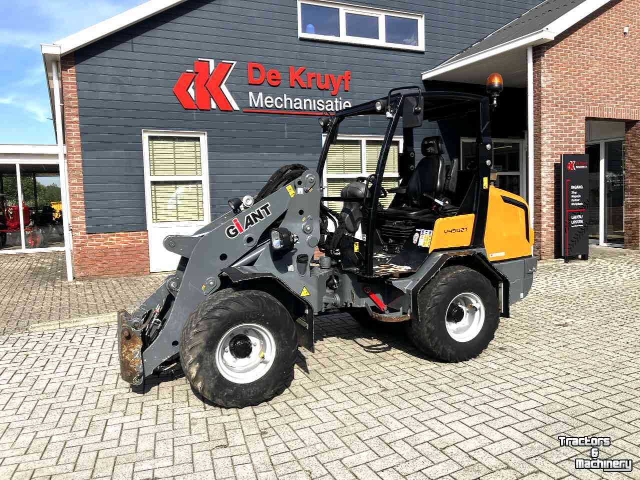 Radlader Giant V4502T