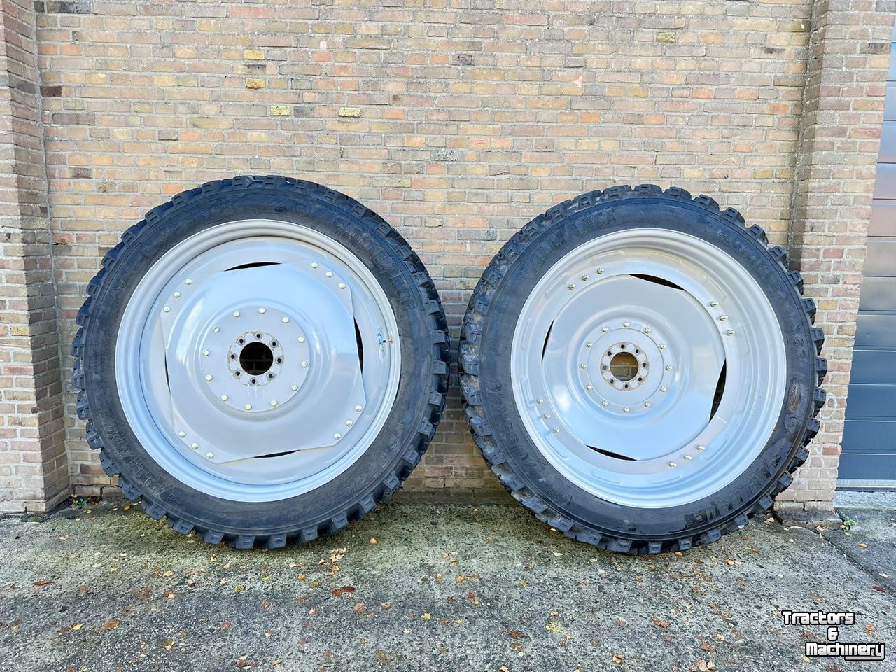 Räder, Reifen, Felgen & Distanzringe Alliance 270/95R32-270/95R48