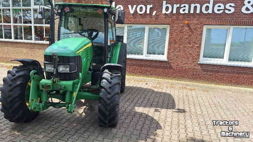 Schlepper / Traktor John Deere 5620