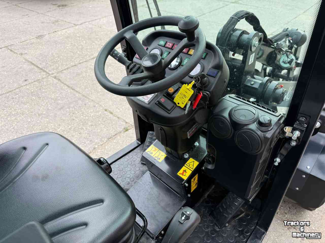 Radlader Kubota RT220-2a nieuw. ( Giant G2300 X-tra HD ) Cabine