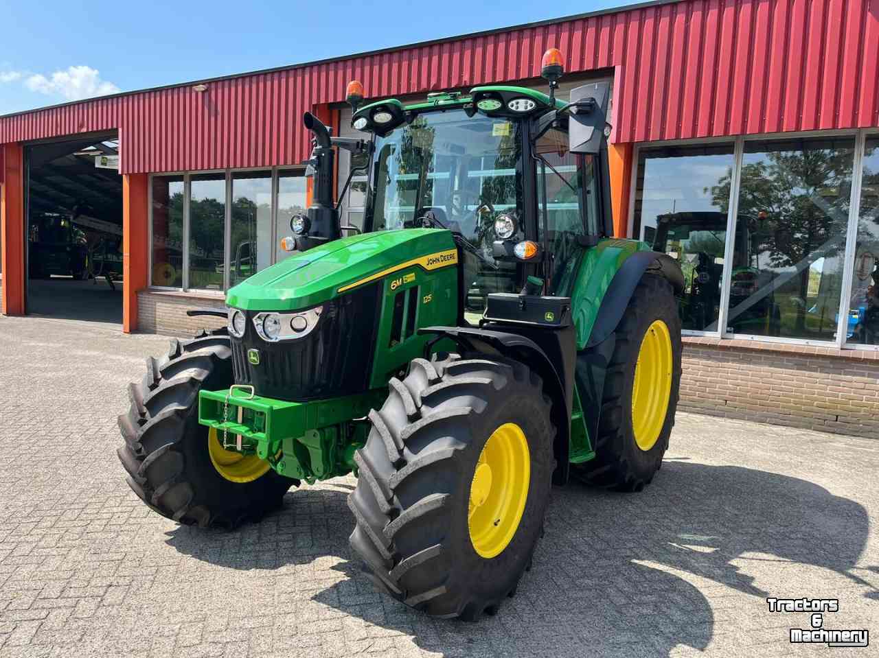 Schlepper / Traktor John Deere 6M 125