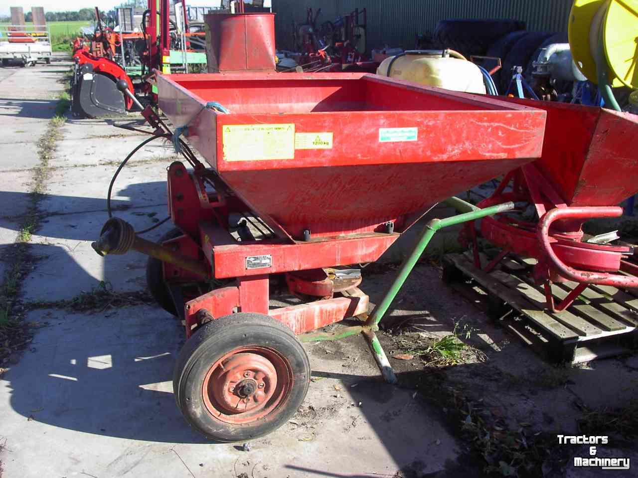 Düngerstreuer Kuhn ZSA 800
