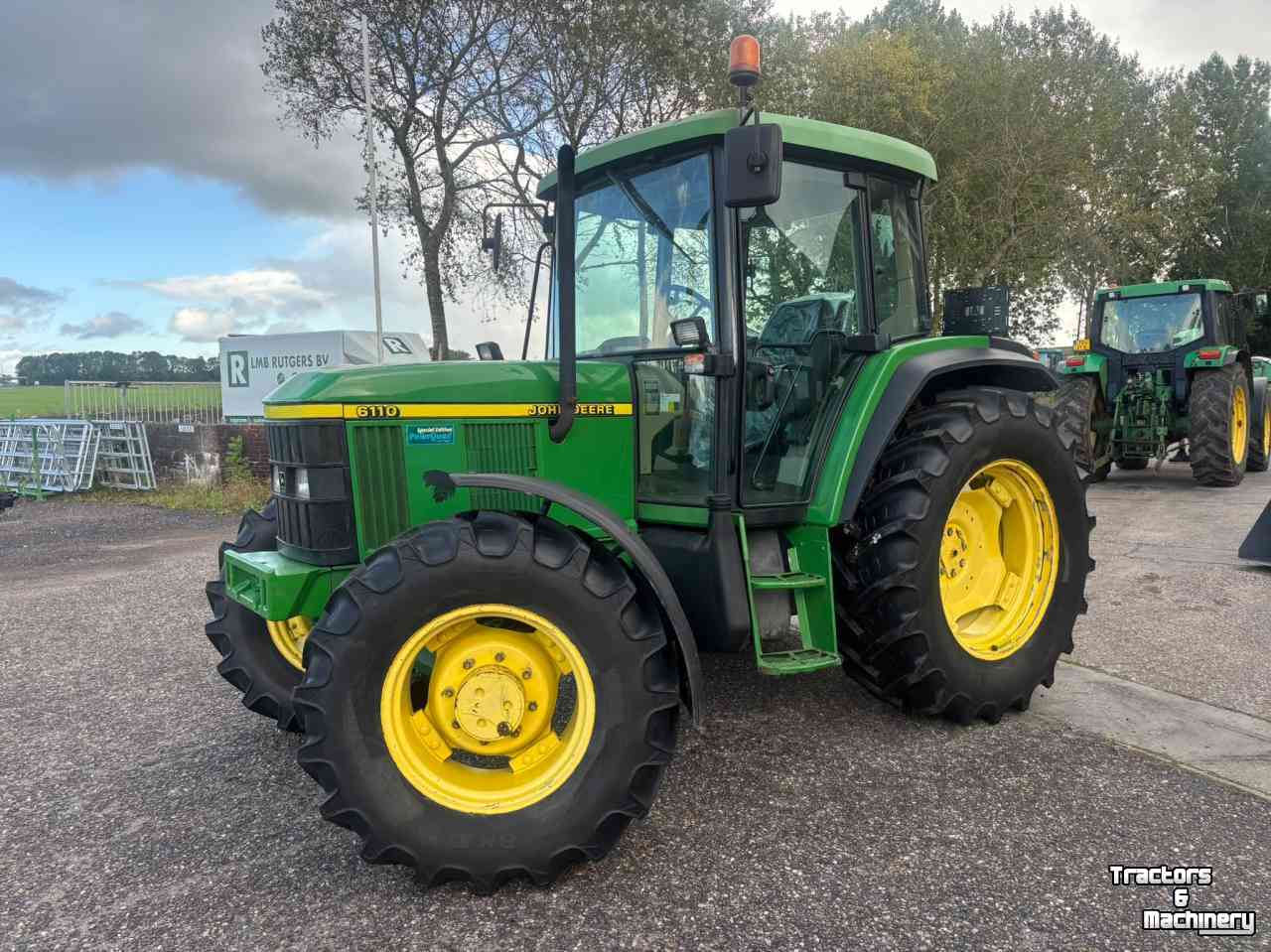 Schlepper / Traktor John Deere 6110