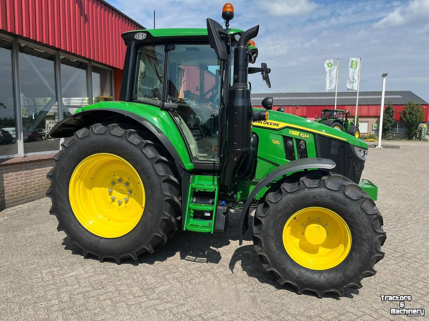 Schlepper / Traktor John Deere 6M 125
