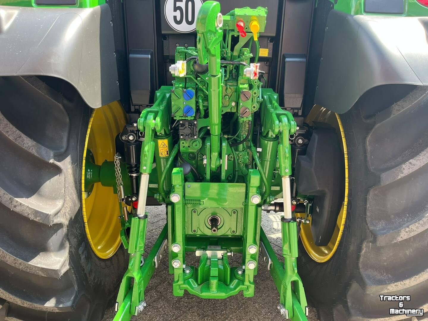 Schlepper / Traktor John Deere 6M 125