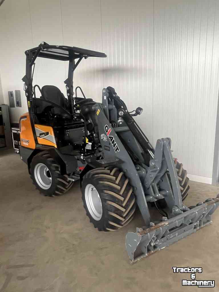 Radlader Giant G2300HD