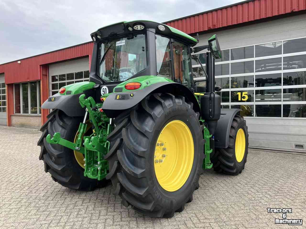 Schlepper / Traktor John Deere 6M 150