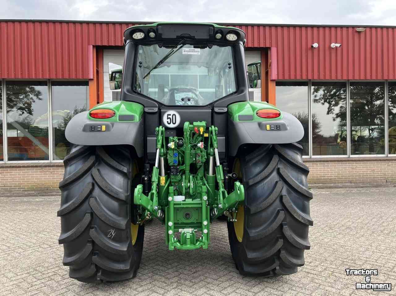 Schlepper / Traktor John Deere 6M 150