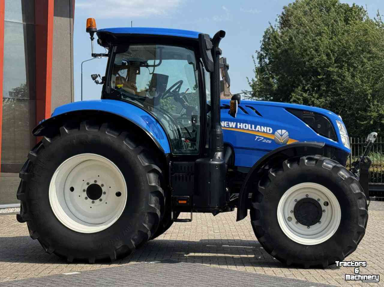 Schlepper / Traktor New Holland T7.225AC vario Stage V  Full options GPS  Lucht Hydr rem