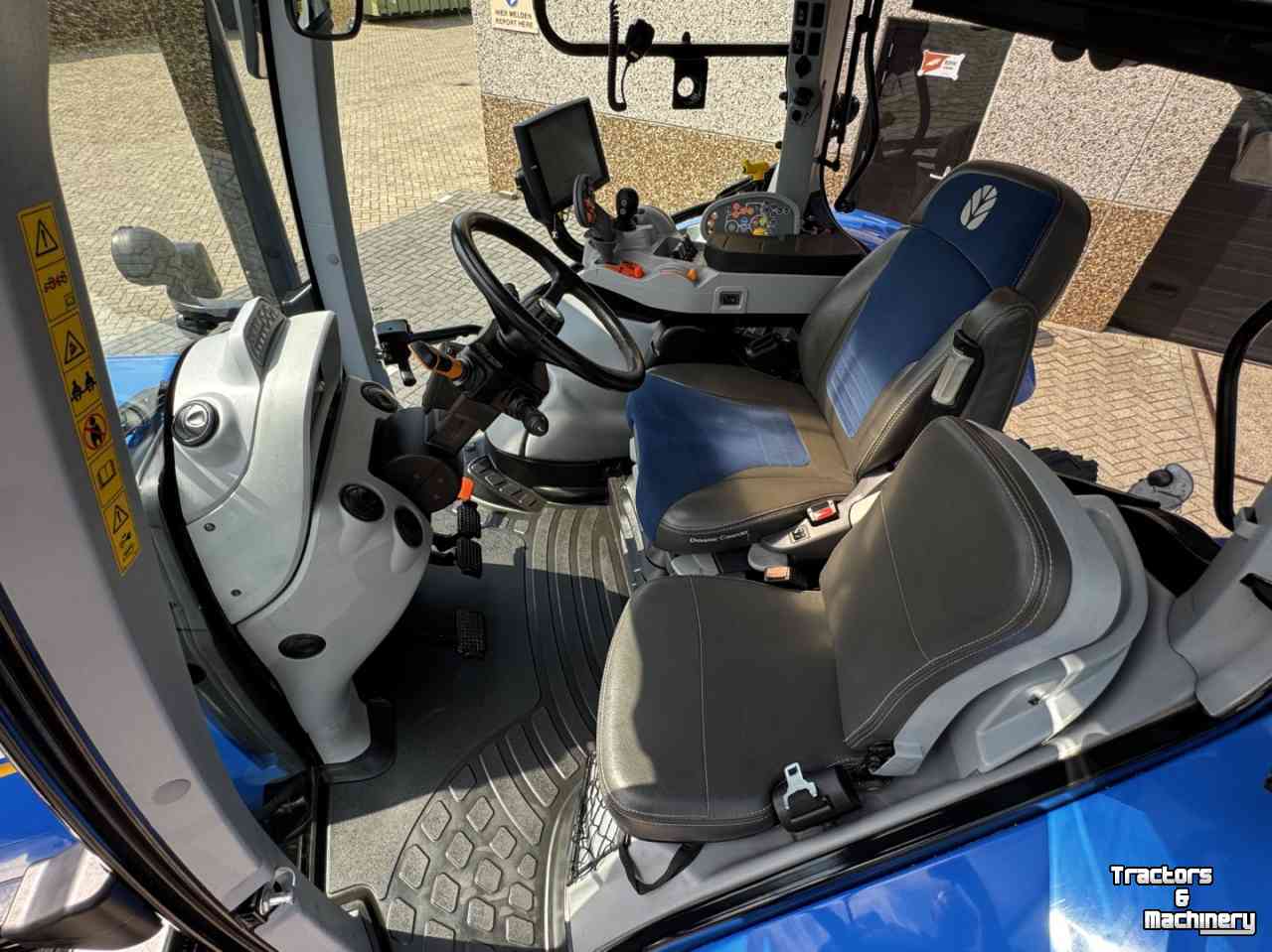 Schlepper / Traktor New Holland T7.225AC vario Stage V  Full options GPS  Lucht Hydr rem