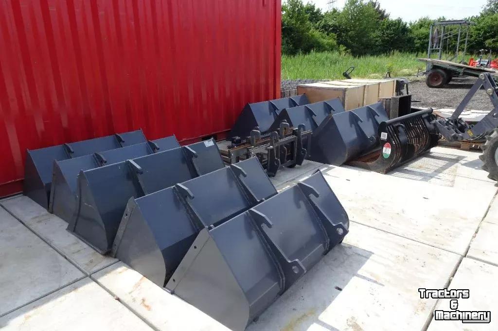 Ladeschaufeln  Diverse shovel, kraan