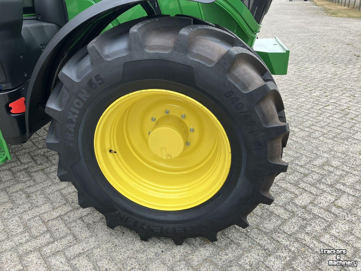 Schlepper / Traktor John Deere 6M 150