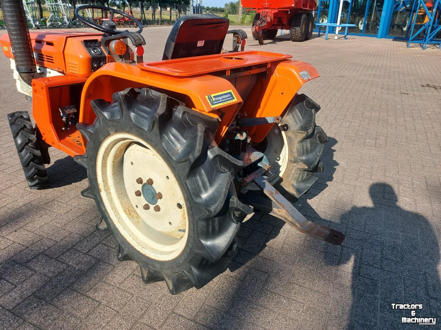 Obsttraktor Kubota B1600