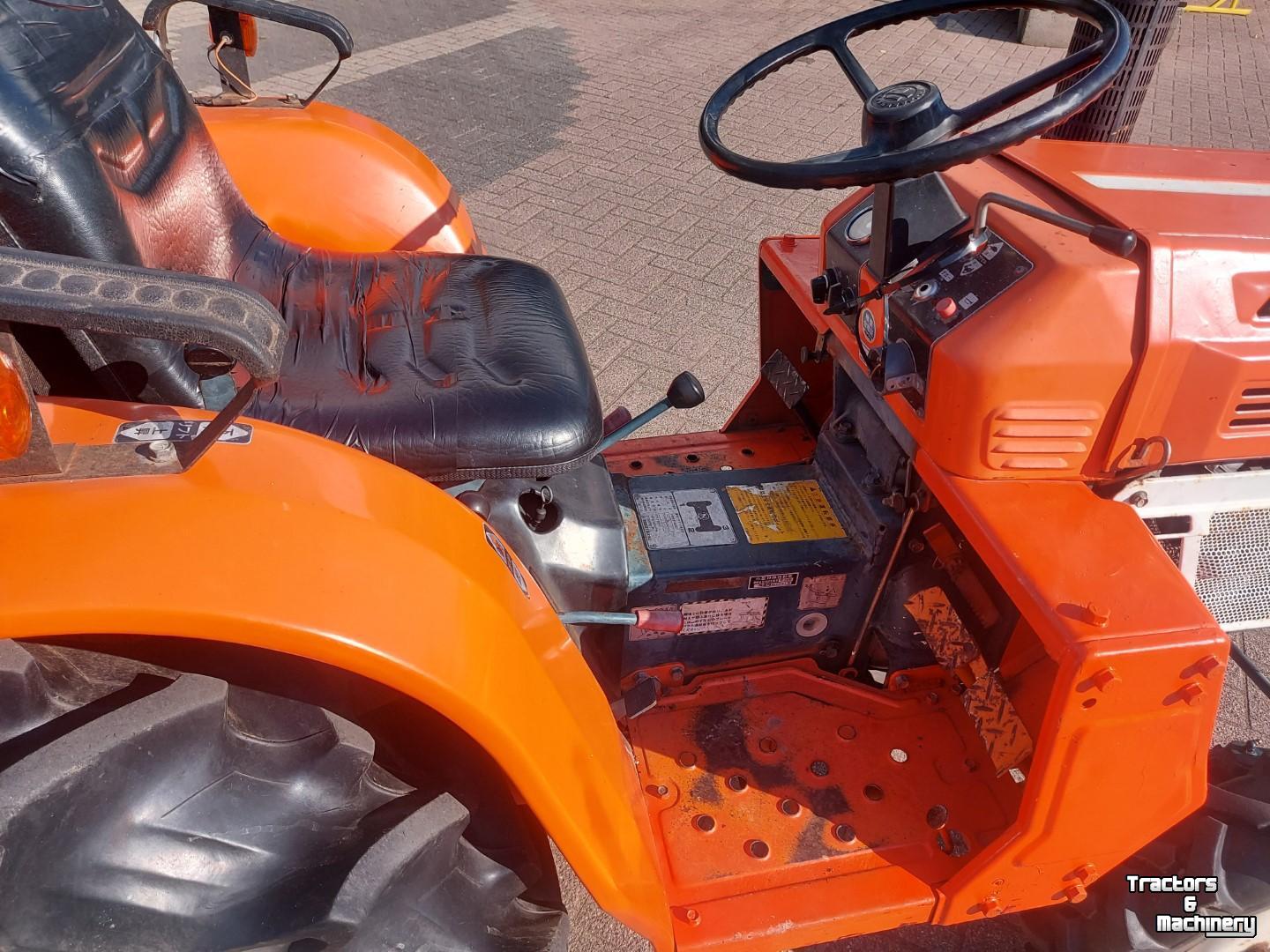 Obsttraktor Kubota B1600