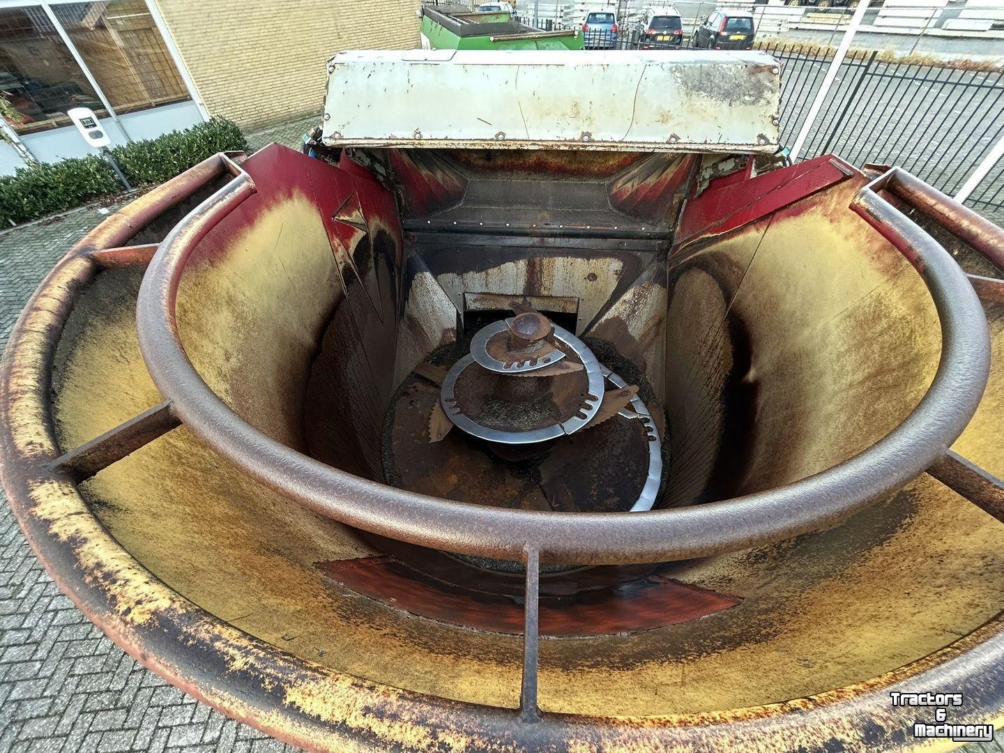 Futtermischwagen Vertikal BVL V-MIX 12 LS