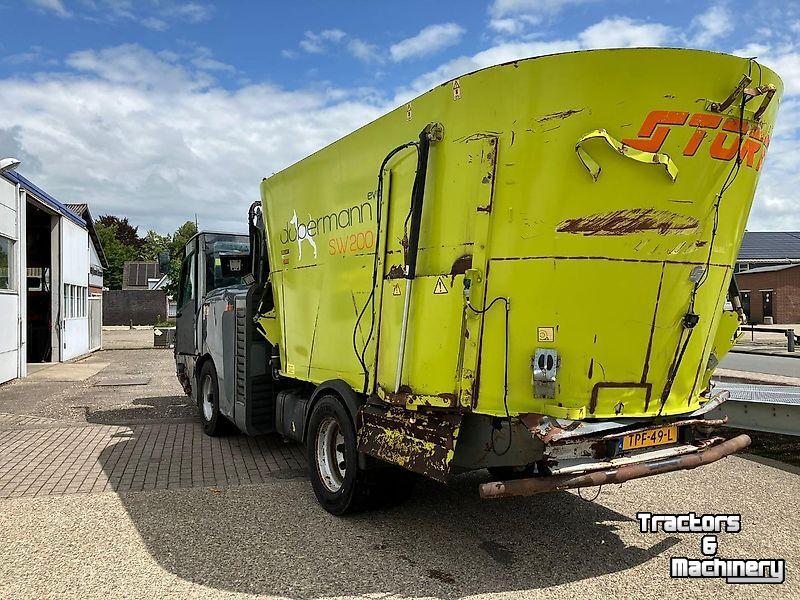 Futtermischwagen Vertikal Storti Dobermann SW 200