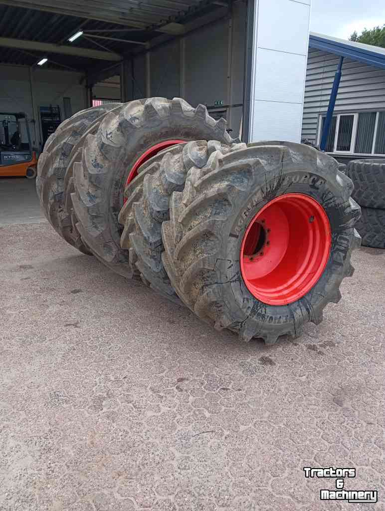 Räder, Reifen, Felgen & Distanzringe BKT 900/50R42 710/55R30