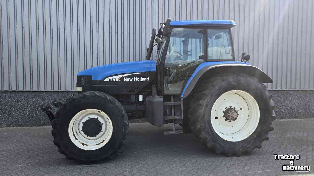 Schlepper / Traktor New Holland TM175