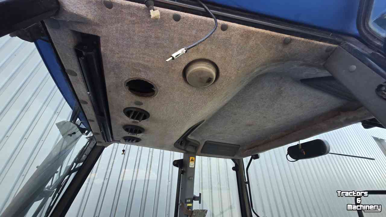 Schlepper / Traktor New Holland TM175