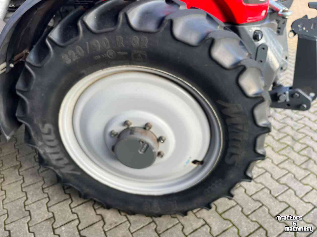 Räder, Reifen, Felgen & Distanzringe Massey Ferguson 13.6R48 - 320/90R32