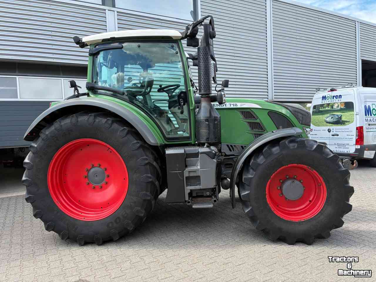 Schlepper / Traktor Fendt 718 Vario SCR tractor
