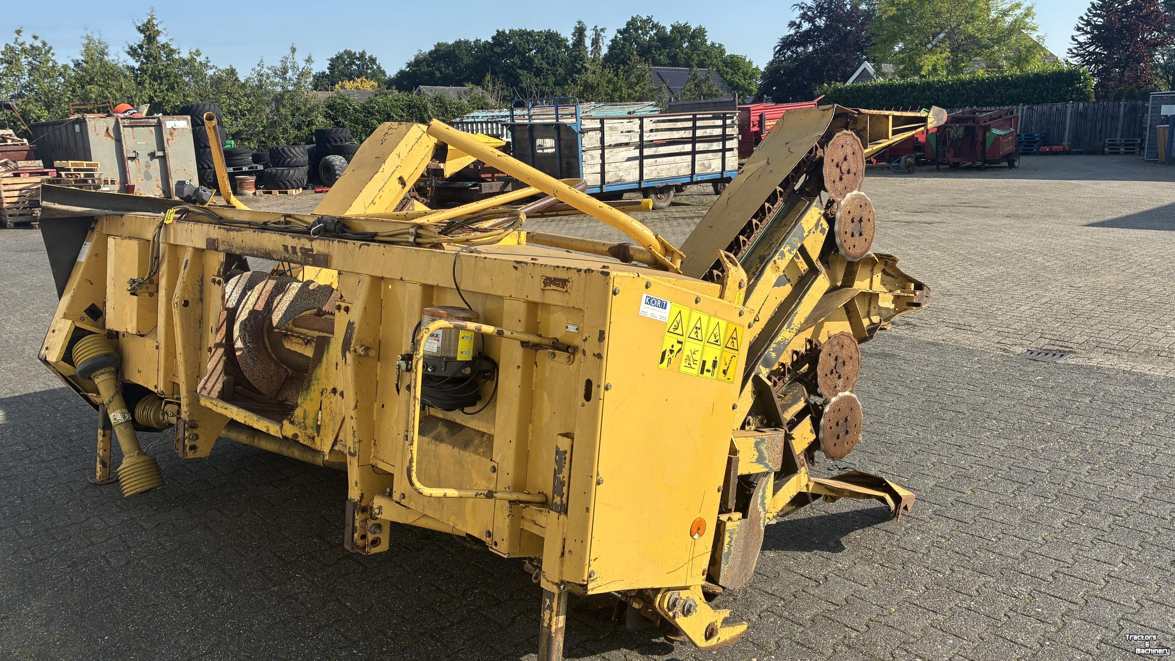 Maisgebiss New Holland New Holland 300N8 Maisbek