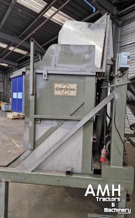 Grosskistenkantler  Bunker met uitvoerband+kantelaar – complete set,  Dosierbunker mit Austragsband inklusive Kistenkipper (Komplettset)