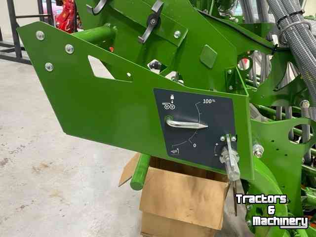 Drillmaschine Amazone Avant 3002 schijfkouterbalk