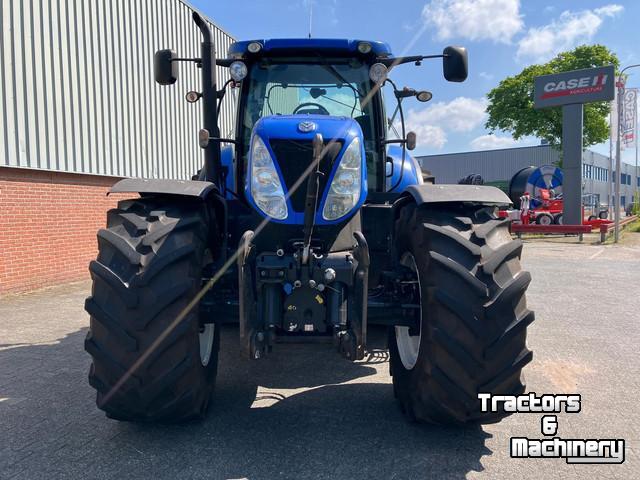 Schlepper / Traktor New Holland 270 AC