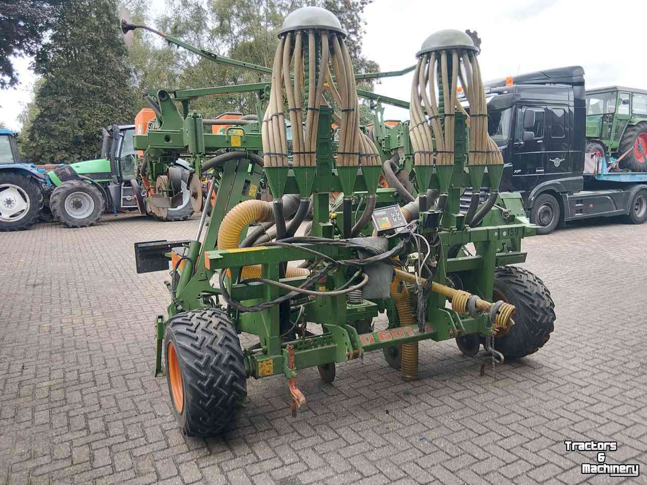Drillmaschine Amazone ED 601 Maiszaaimachine schijfkouters