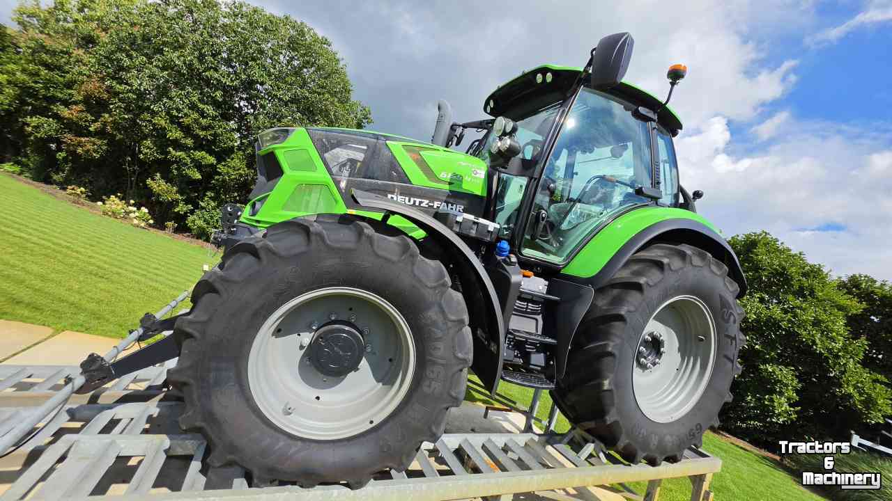 Schlepper / Traktor Deutz-Fahr 6155.4 TTV