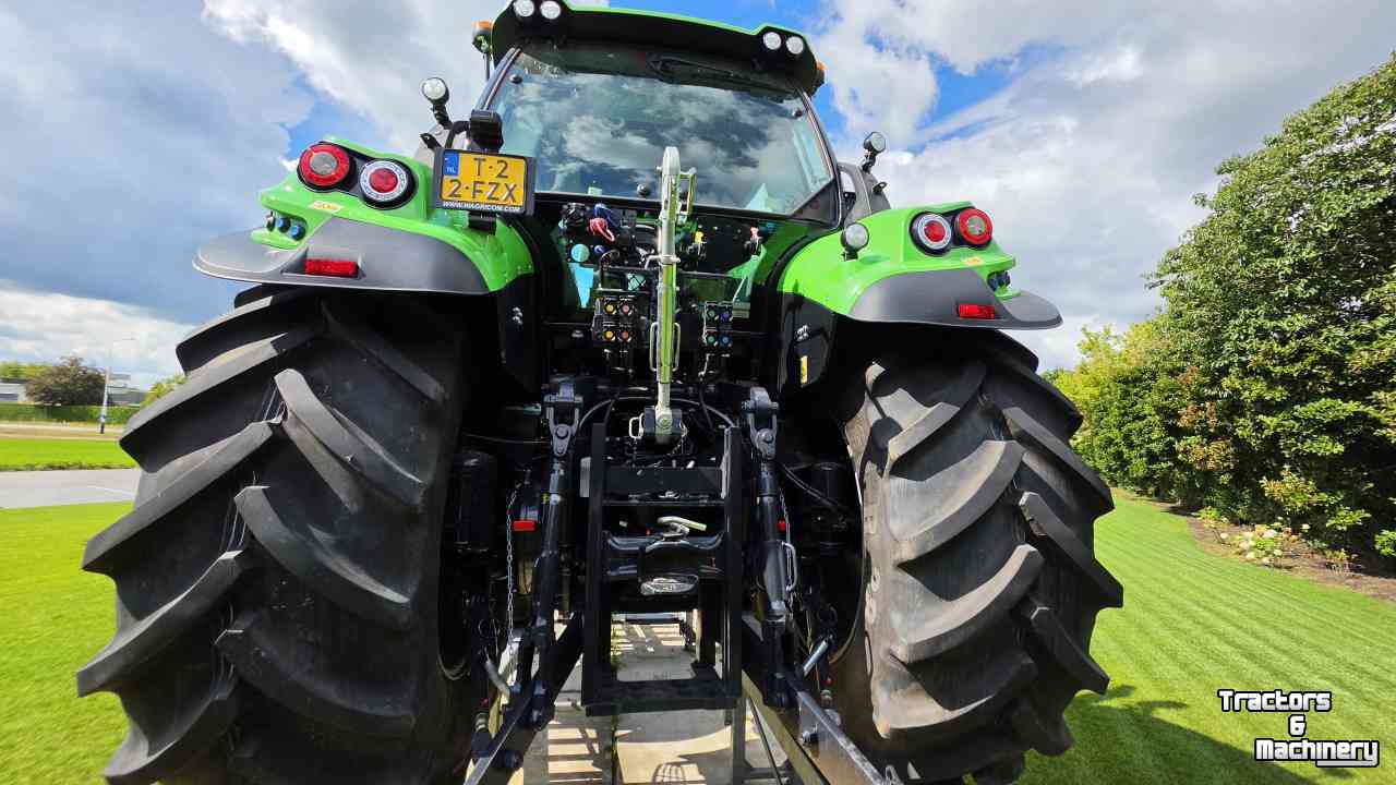 Schlepper / Traktor Deutz-Fahr 6155.4 TTV