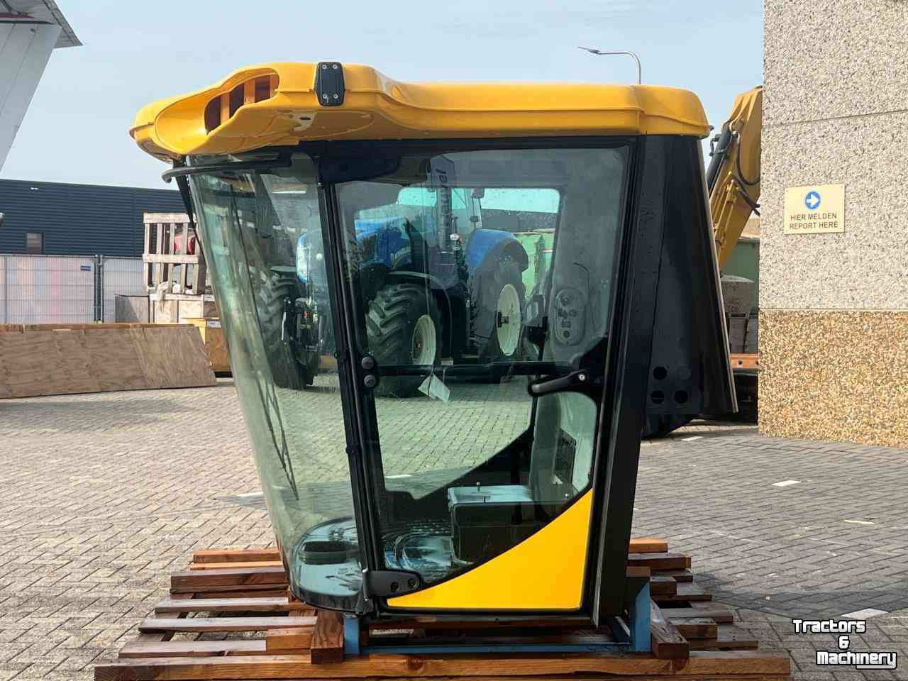 Mähdrescher New Holland Kabine voor CR  Parts nr:47446245
