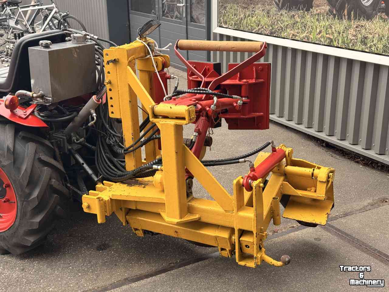 Obsttraktor Schanzlin 300A met kluitrooier