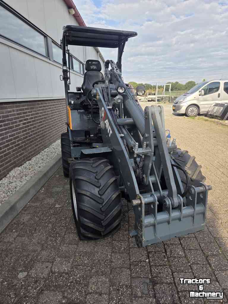 Radlader Giant V452T
